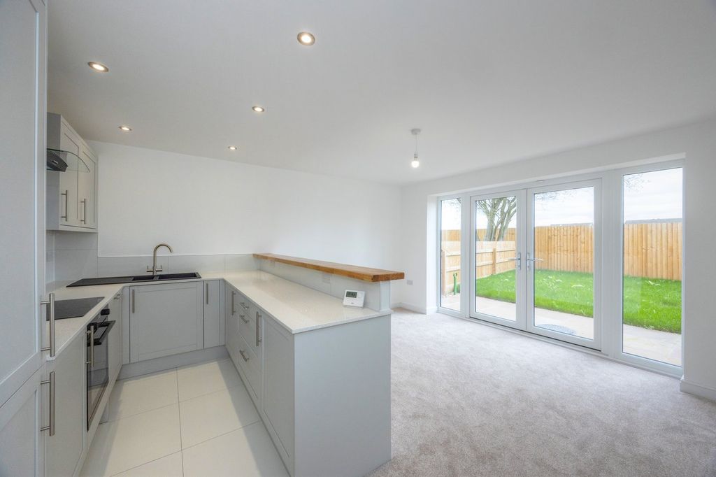 Property photo 3 of 26