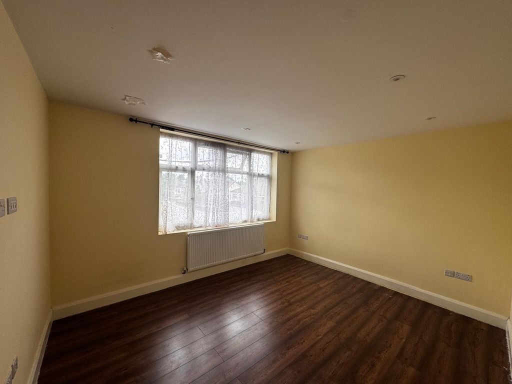 Property photo 3 of 14 Photo 3
