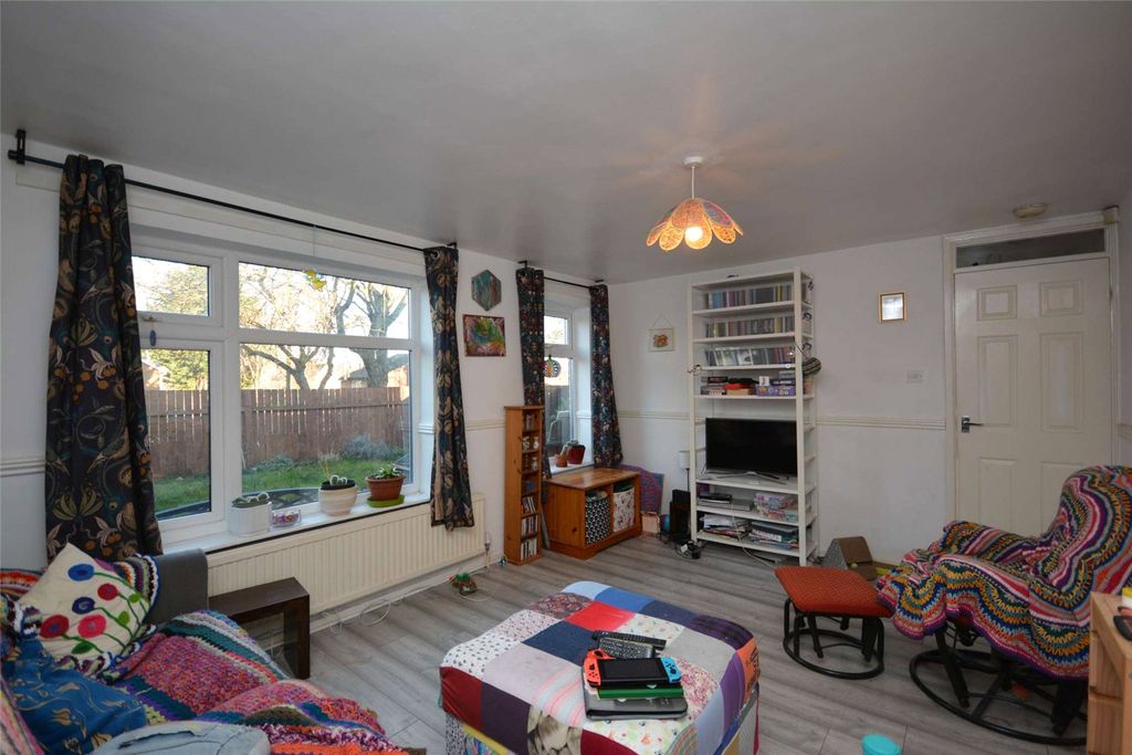 Property photo 2 of 19 Picture No. 10