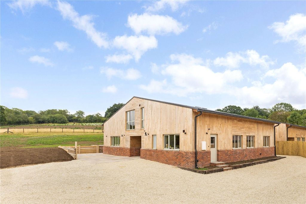 Property photo 1 of 19 Front External