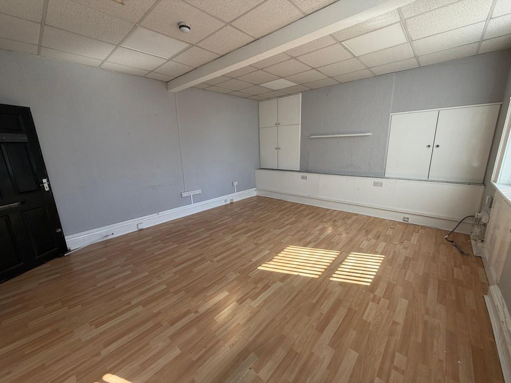 Property photo 1 of 3 Photo 0