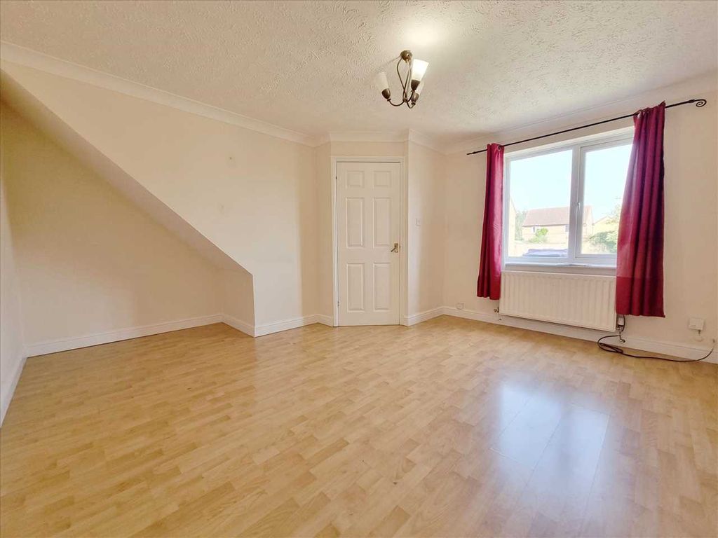 Property photo 2 of 10 Lounge: