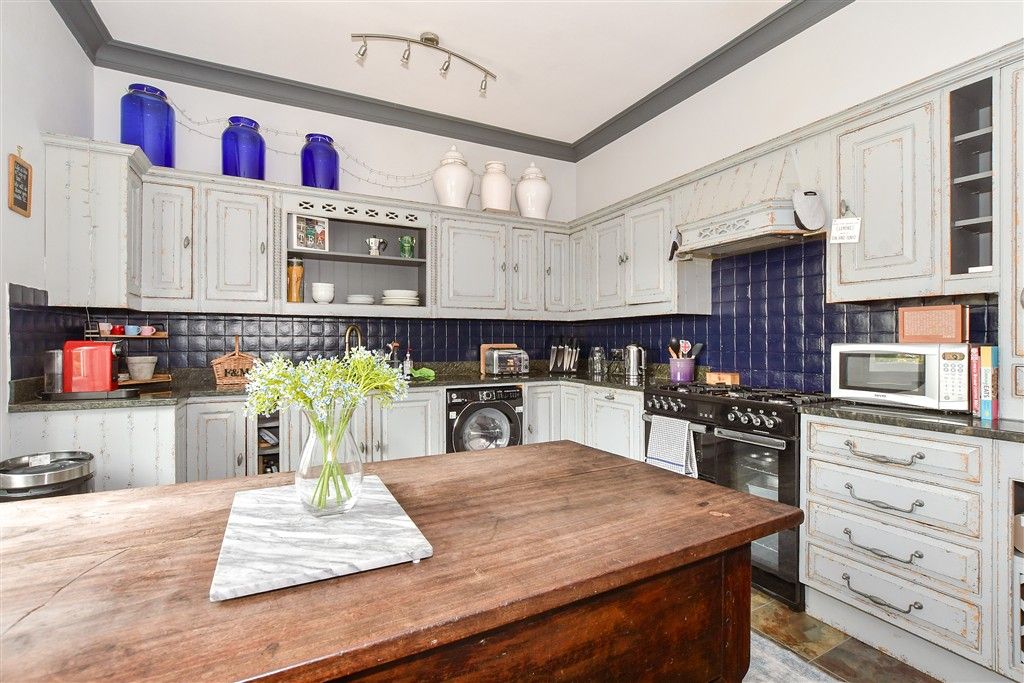 Property photo 1 of 13 Kitchen/Breakfast Area