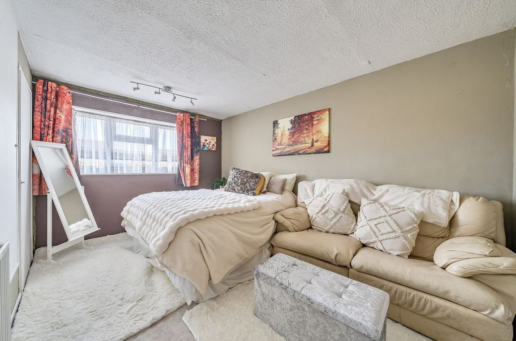 Property photo 2 of 11 140301756978Def79Db28