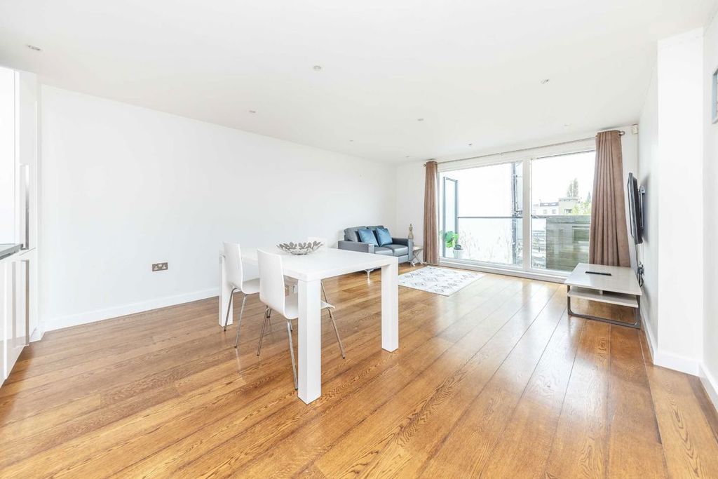 Property photo 2 of 5