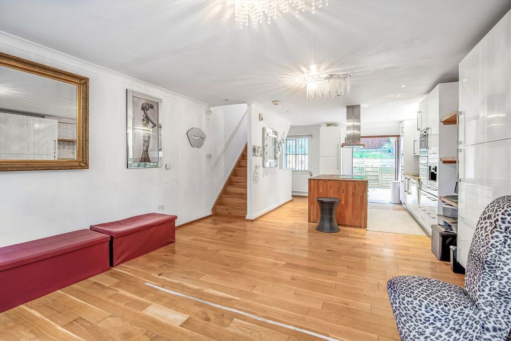 Property photo 3 of 7