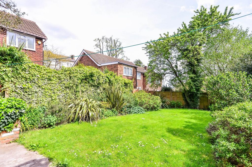 Property photo 2 of 26