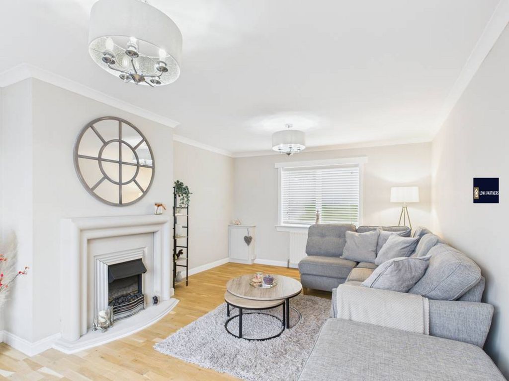 Property photo 2 of 34