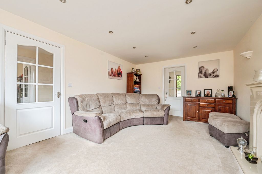 Property photo 2 of 22