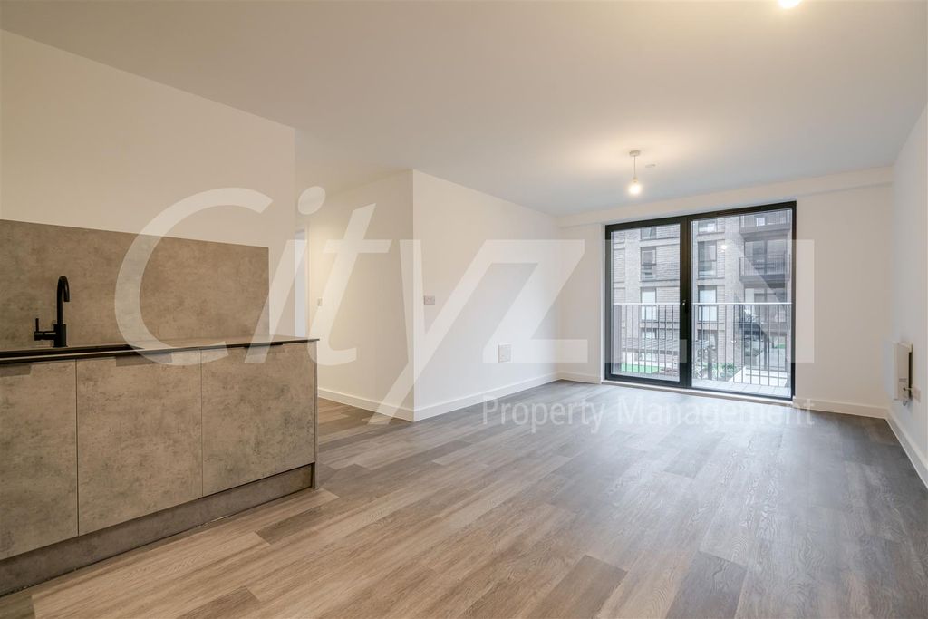 Property photo 2 of 19 Reception