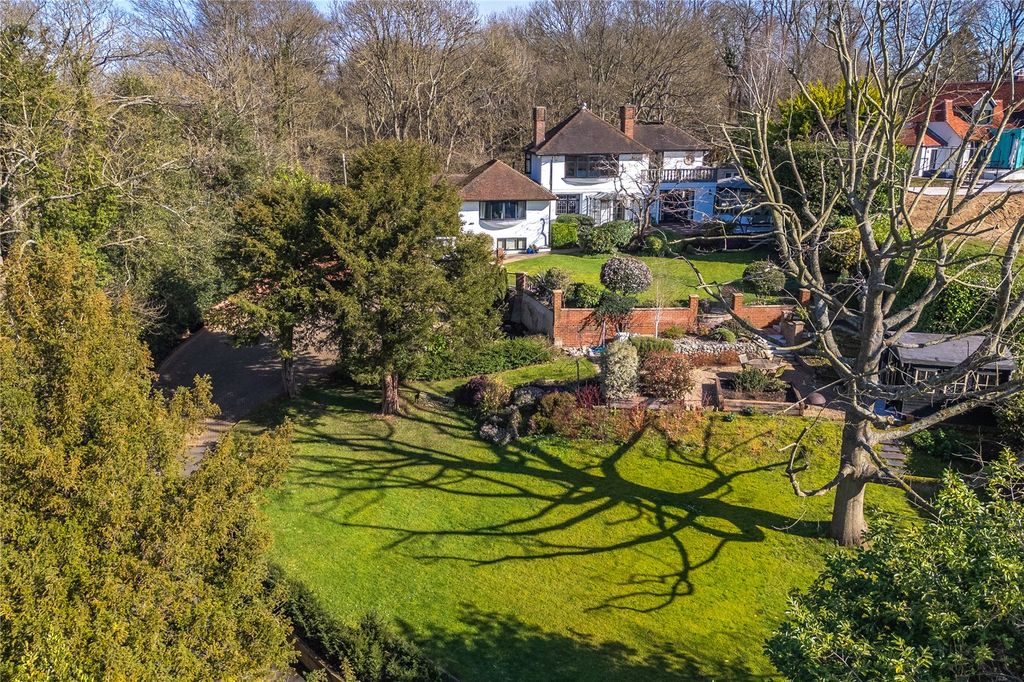 Property photo 1 of 25 Picture No. 06