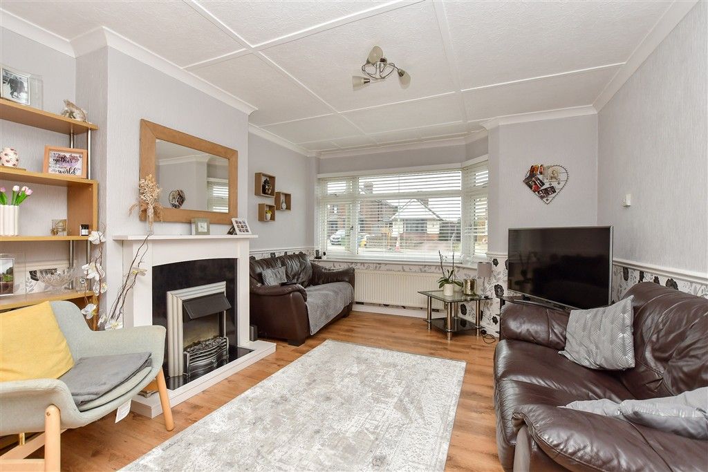 Property photo 2 of 13 Lounge