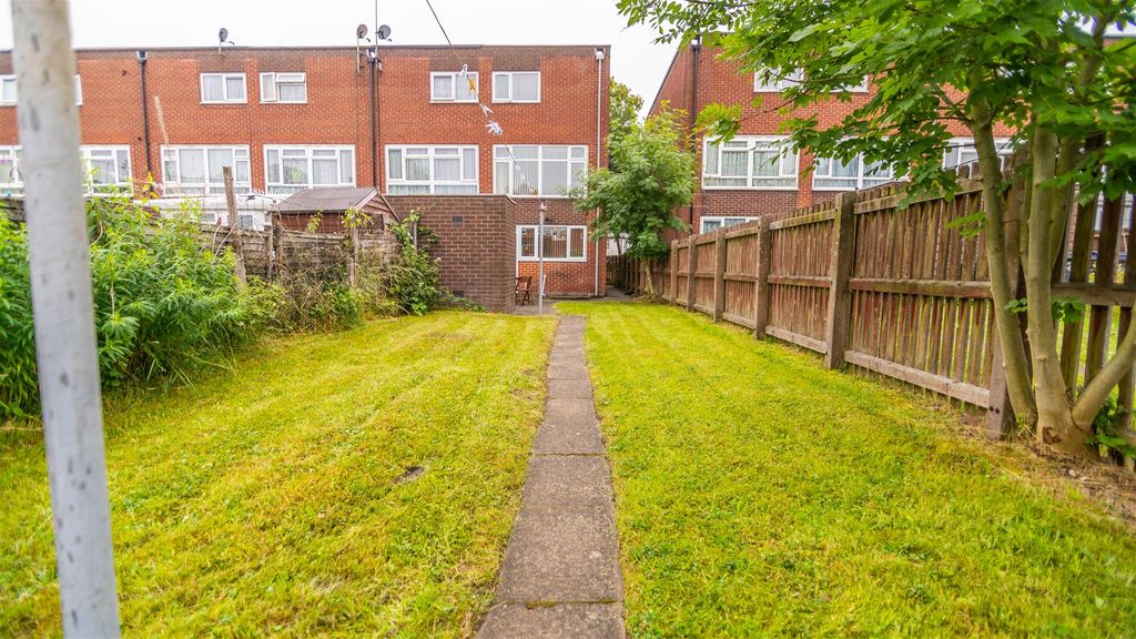 Property photo 1 of 18 Garden