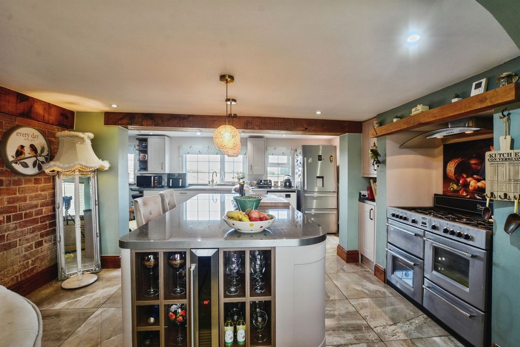 Property photo 1 of 25