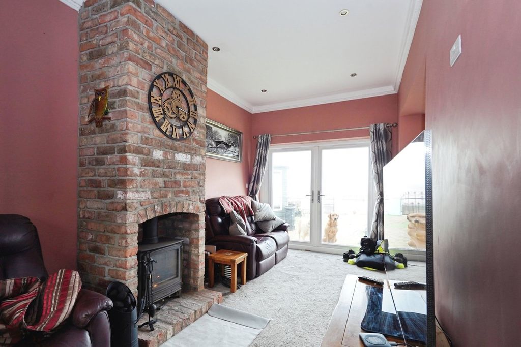 Property photo 3 of 24