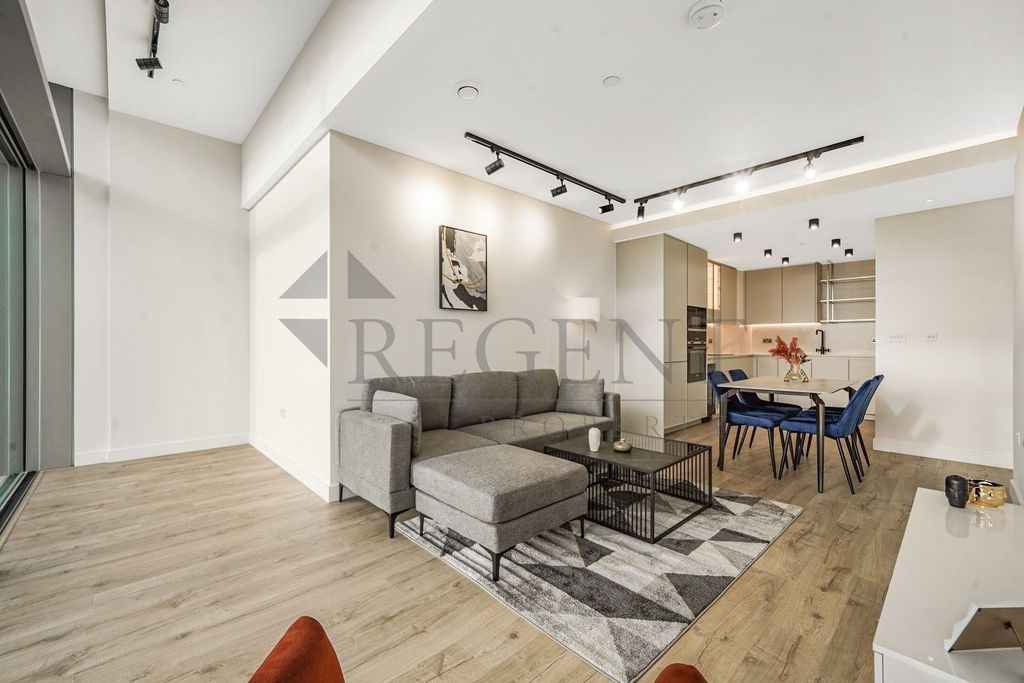 Property photo 2 of 18 Open Plan