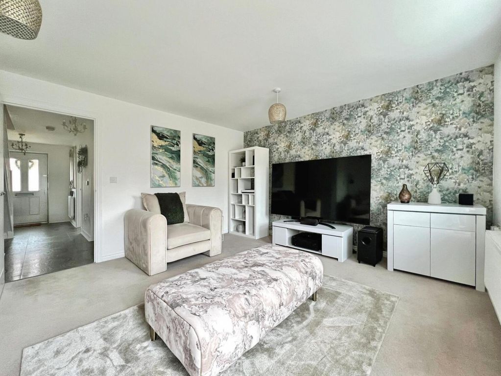 Property photo 2 of 10 Picture No. 12