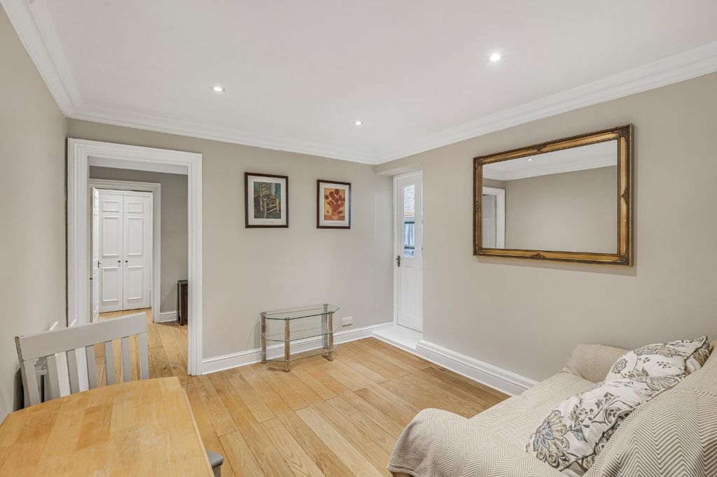 Property photo 2 of 15 Picture No. 13