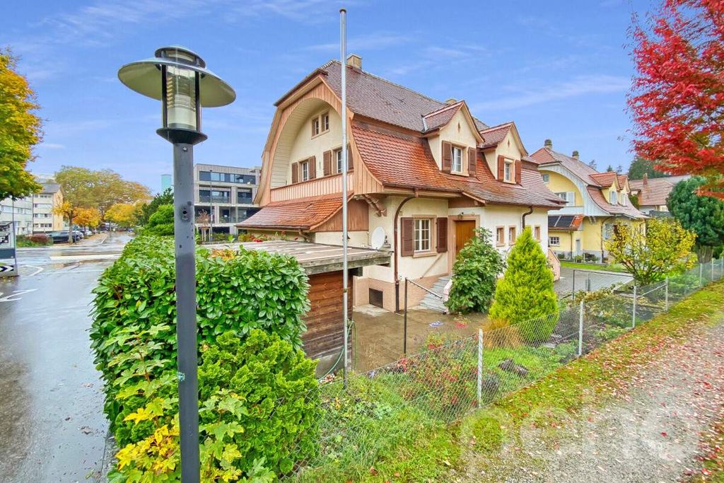 Property photo 3 of 12