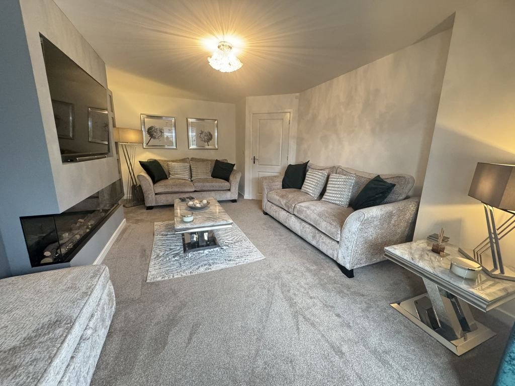 Property photo 3 of 25