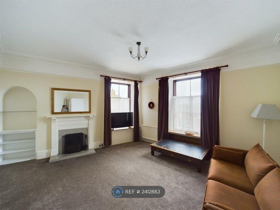 Property photo 2 of 11 Living Room