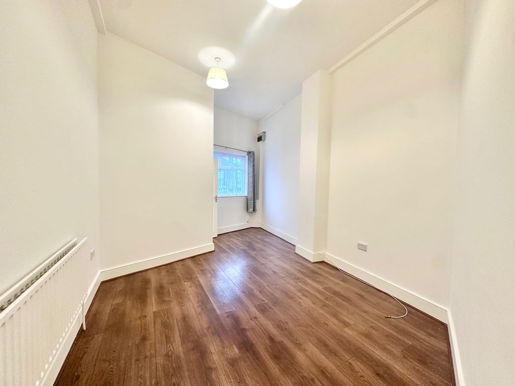 Property photo 2 of 15 Reception