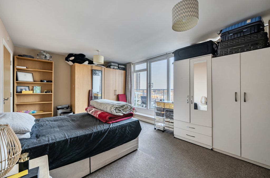 Property photo 3 of 11 1417525-18-699F46...