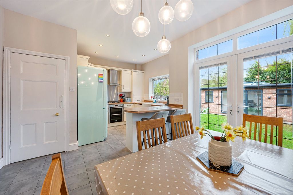 Property photo 3 of 28 Picture No. 11