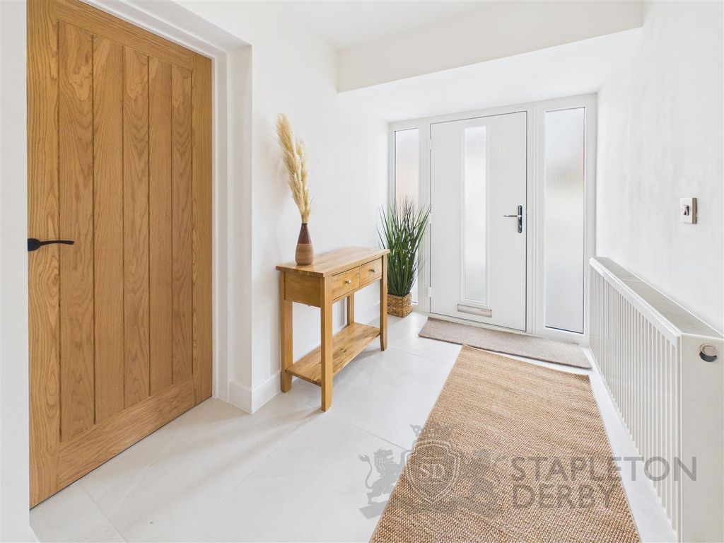 Property photo 3 of 21 Cam04709G0-Pr0359-Still001.Jpg