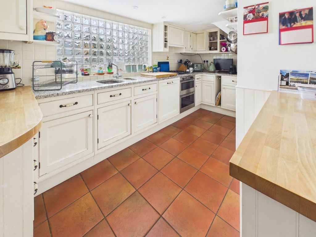 Property photo 2 of 16 Picture No. 02