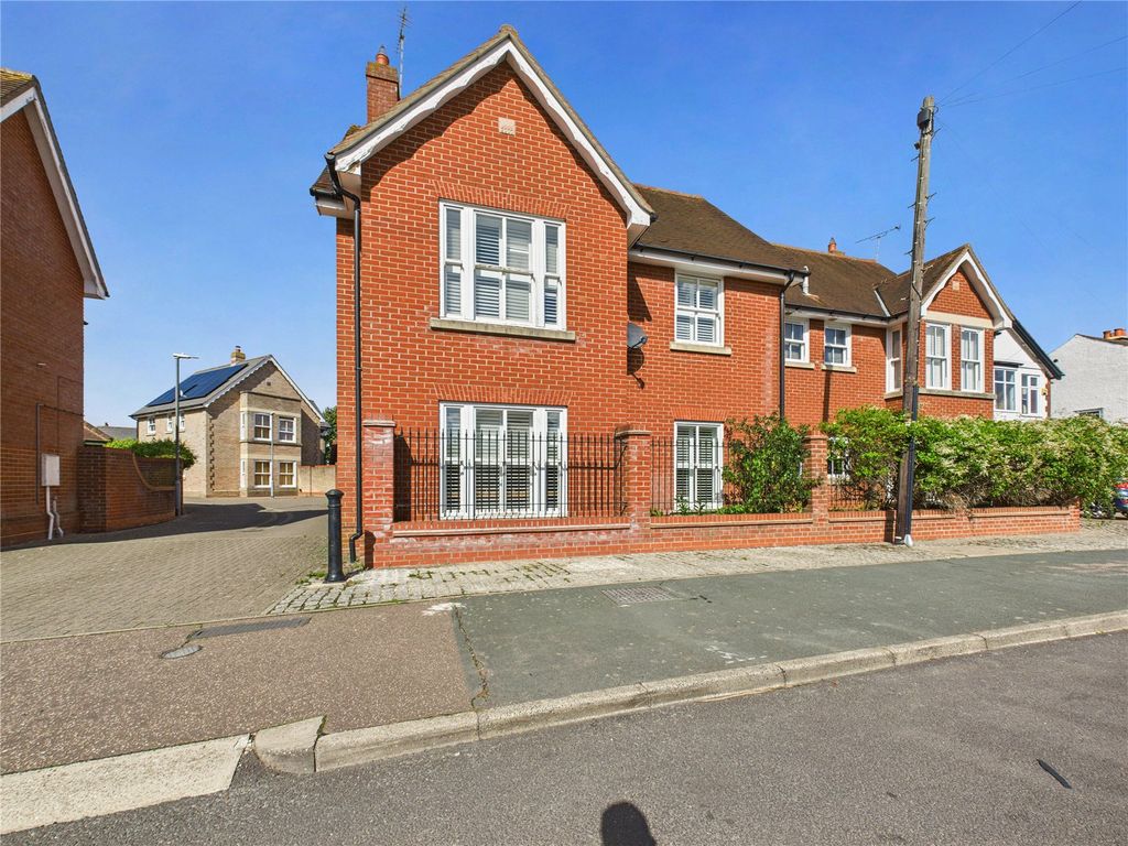 Property photo 3 of 21 Picture No. 32