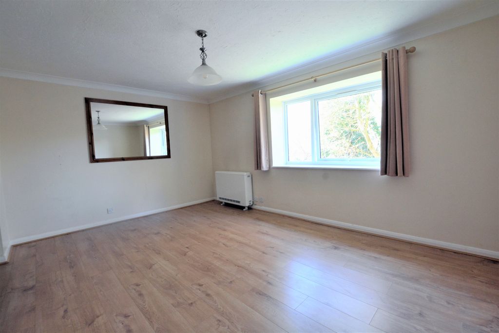 Property photo 2 of 8 2