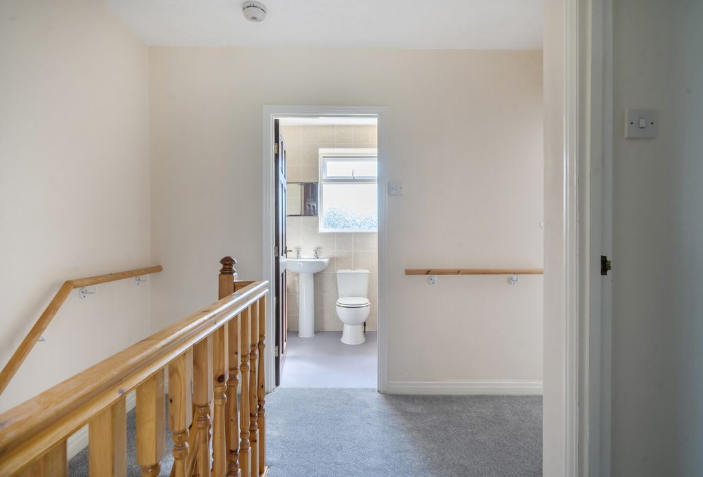 Property photo 2 of 21 1463312-13-6A101d...