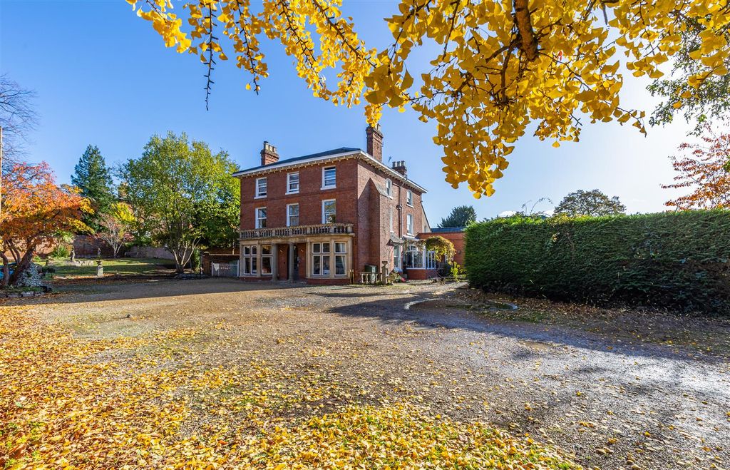 Property photo 3 of 9 2.Jpeg