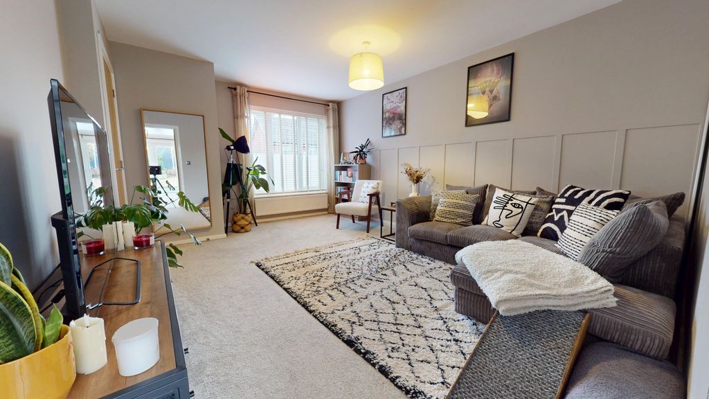 Property photo 3 of 16 4403695