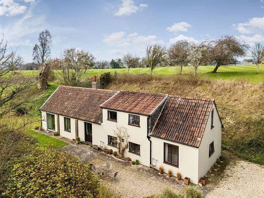 Property photo 1 of 22 Abbots Hide