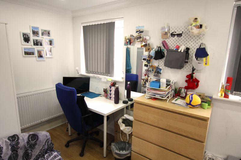 Property photo 3 of 9 Photo 9