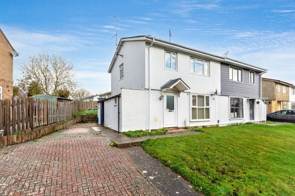 Property photo 2 of 16 15 Courtenay Road, Wantage, Oxfordshire Ox12 7Dw