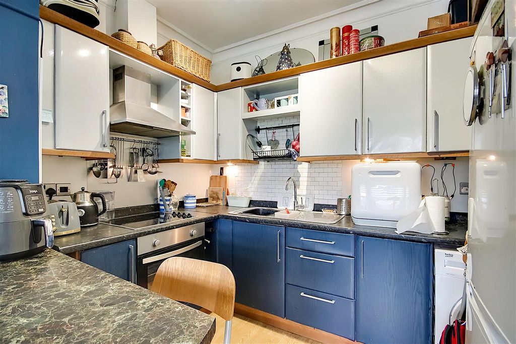 Property photo 3 of 6 Img_7940-Img_7942.Jpg