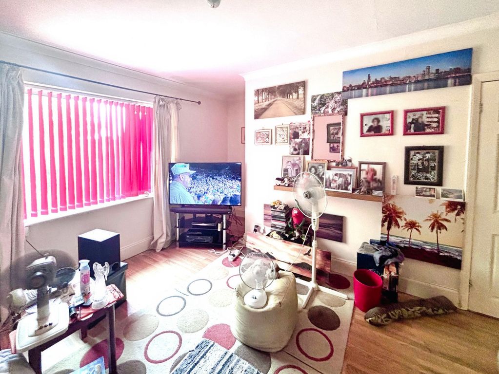 Property photo 2 of 6