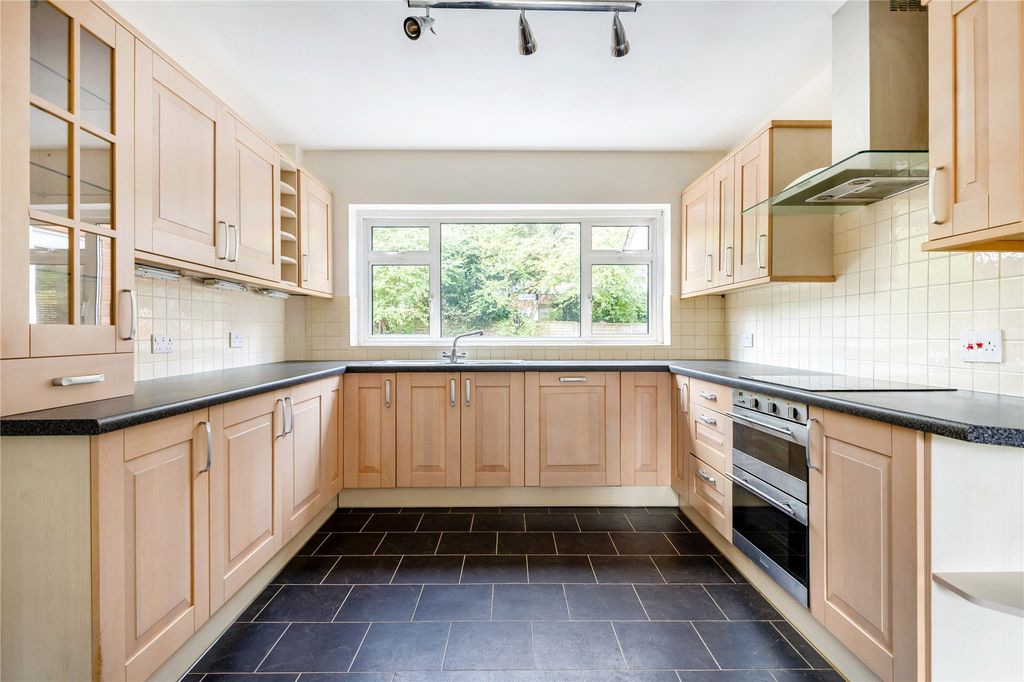 Property photo 2 of 12 Picture No. 05