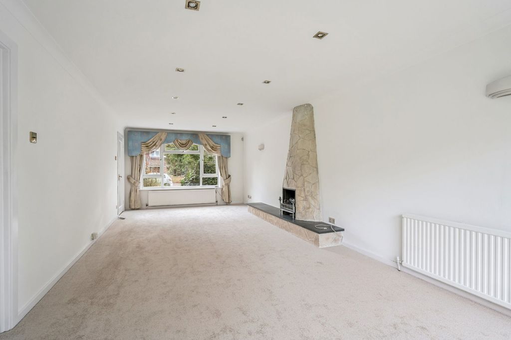 Property photo 3 of 39