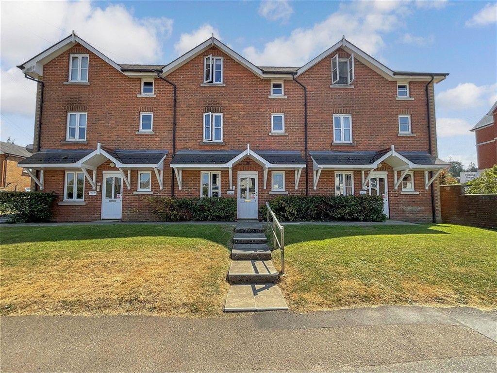 Property photo 1 of 13 Front
