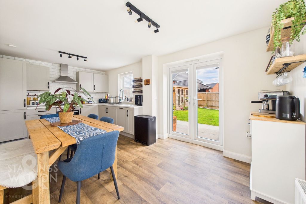 Property photo 2 of 24