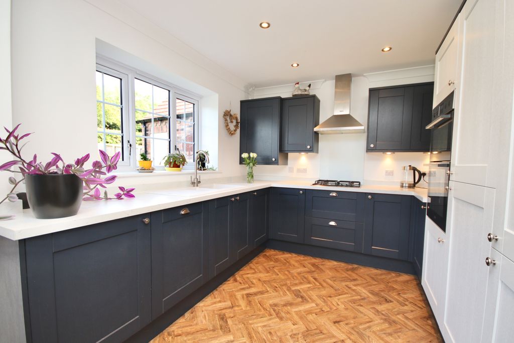 Property photo 2 of 23