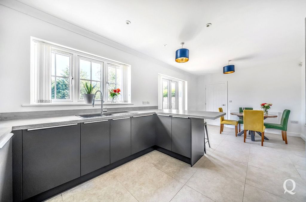 Property photo 2 of 24 Picture No. 02