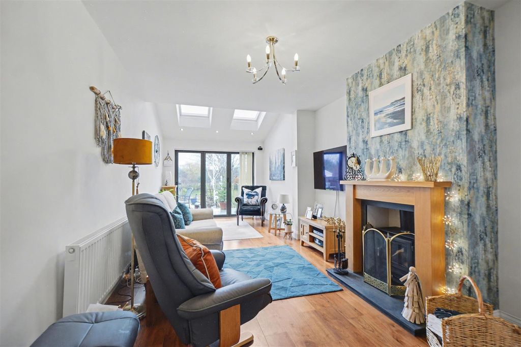 Property photo 3 of 27 Extended Living/Dining Room