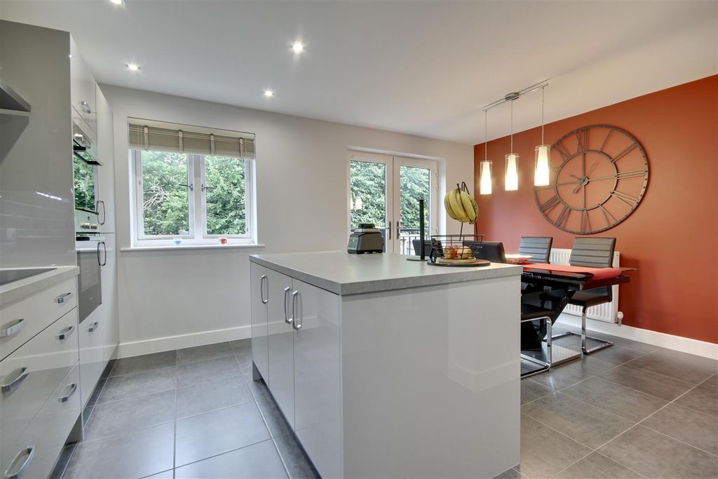 Property photo 2 of 19 32930D6A-35C9-4085-A62F-4BA12Bc673C6_1_201_A.Jpeg