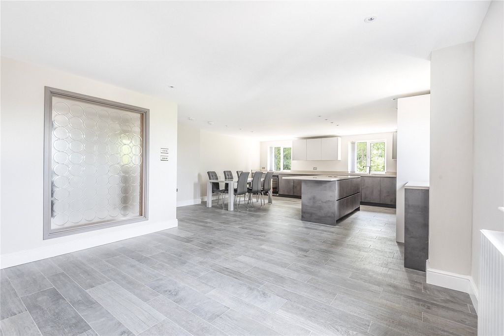 Additional image 4 of 3 bed flat for saleSt. Botolphs Court, St. Botolphs Road, Sevenoaks, Kent TN13