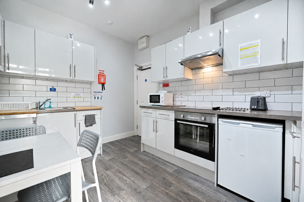 Property photo 2 of 9 407d300E-251F-4c72-B145-01E8B6B6Bd01